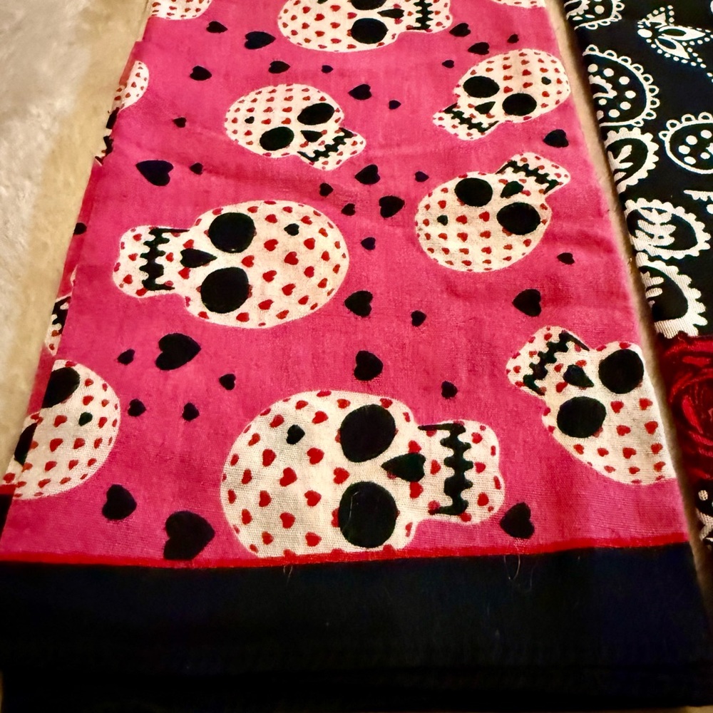 Floral and Skull Patterned Bandana Set - Picture 7 of 9
